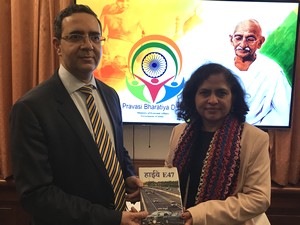 Archana Painuly presenting her new novel Highway E47 to the Ambassador Ajit Gupte on PBD 2018_Denmark